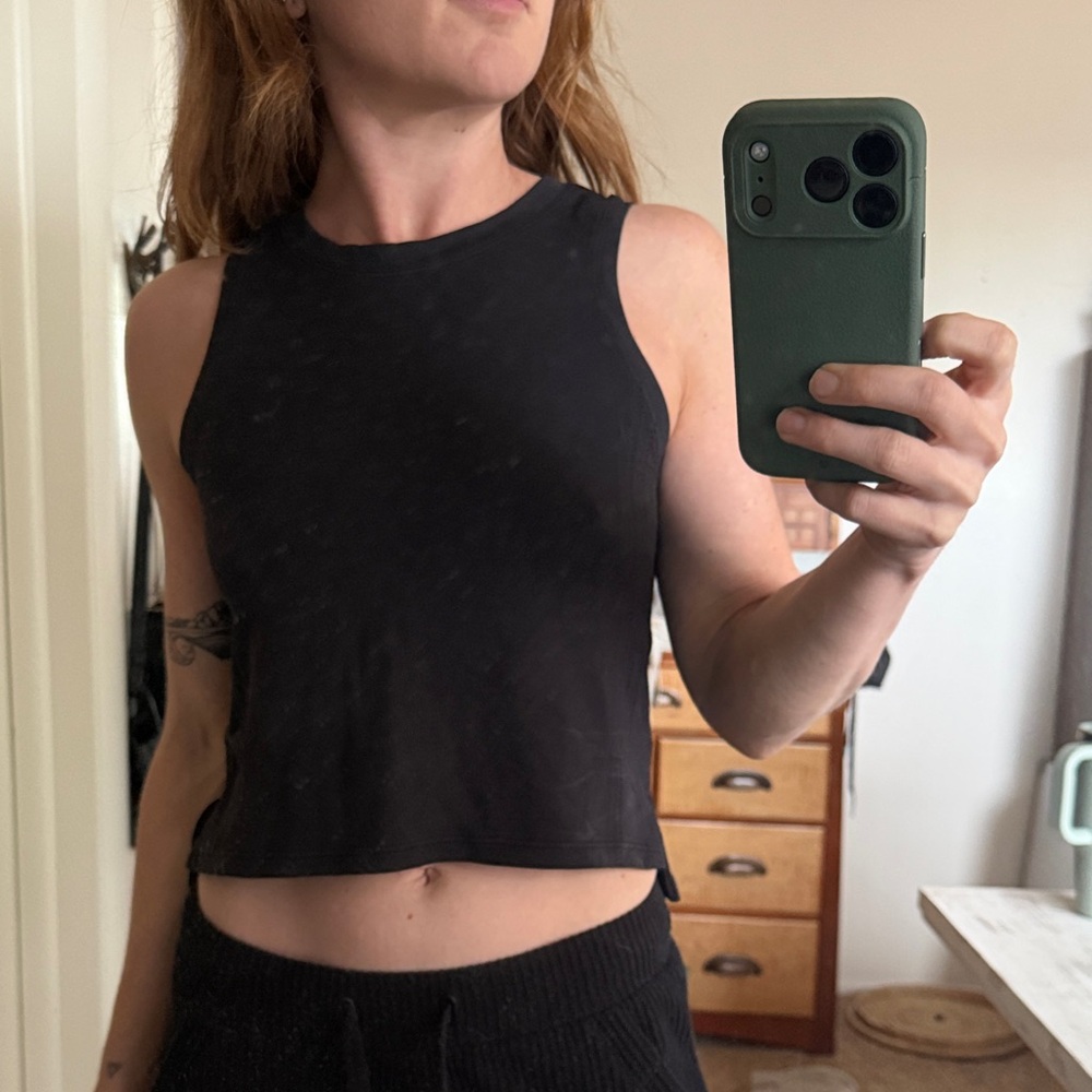 Lululemon Muscle Tank - Picture 3 of 5